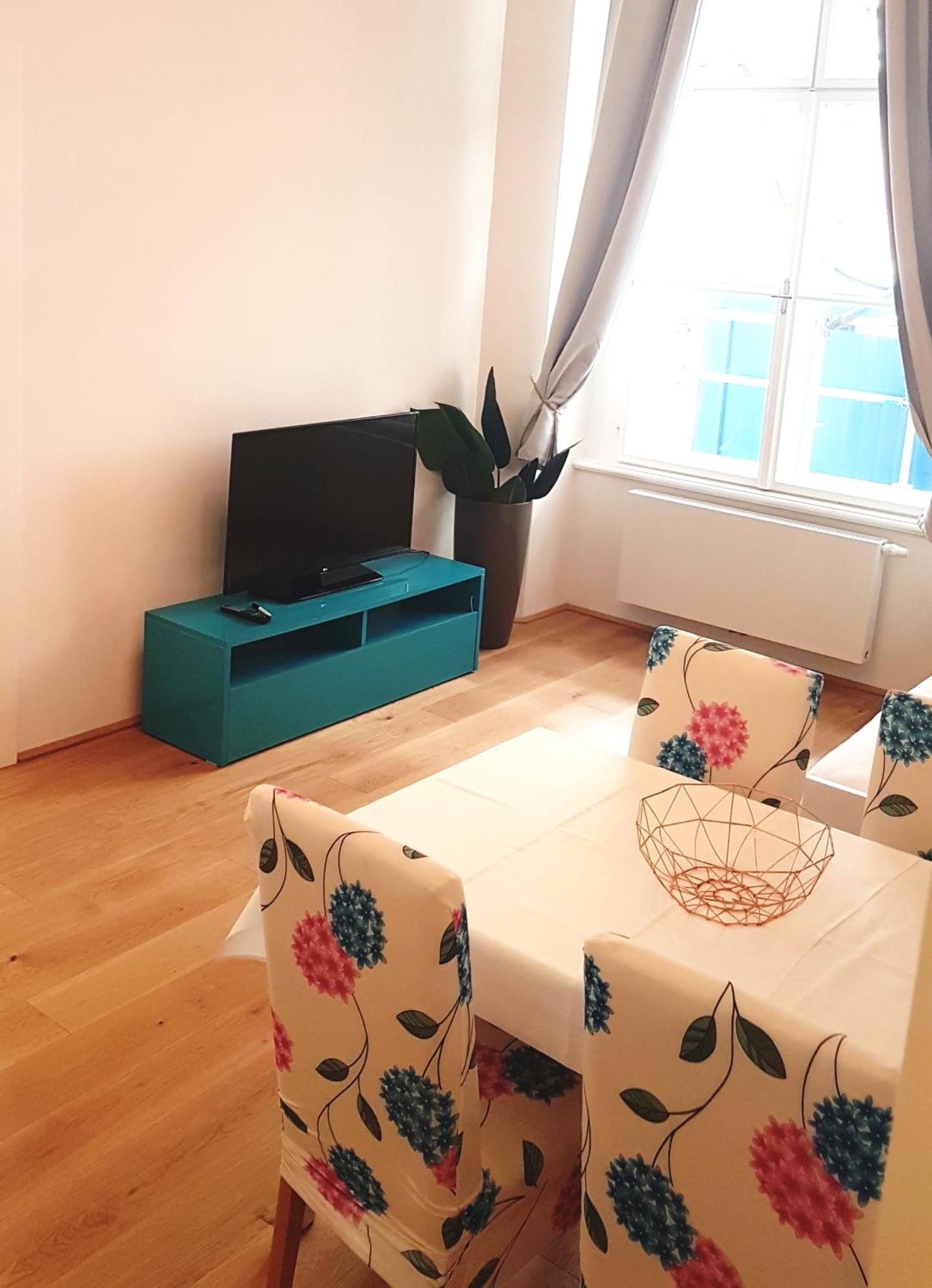 Sobieski District-1 Ring Apartments Wenen Kamer foto