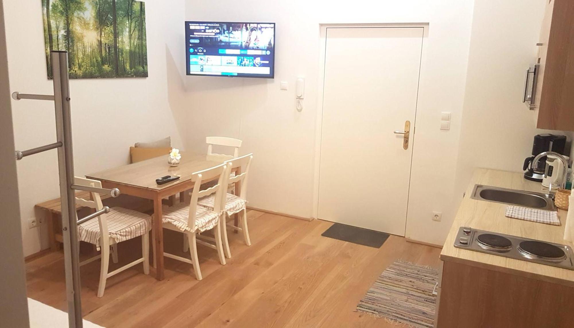 Sobieski District-1 Ring Apartments Wenen Kamer foto