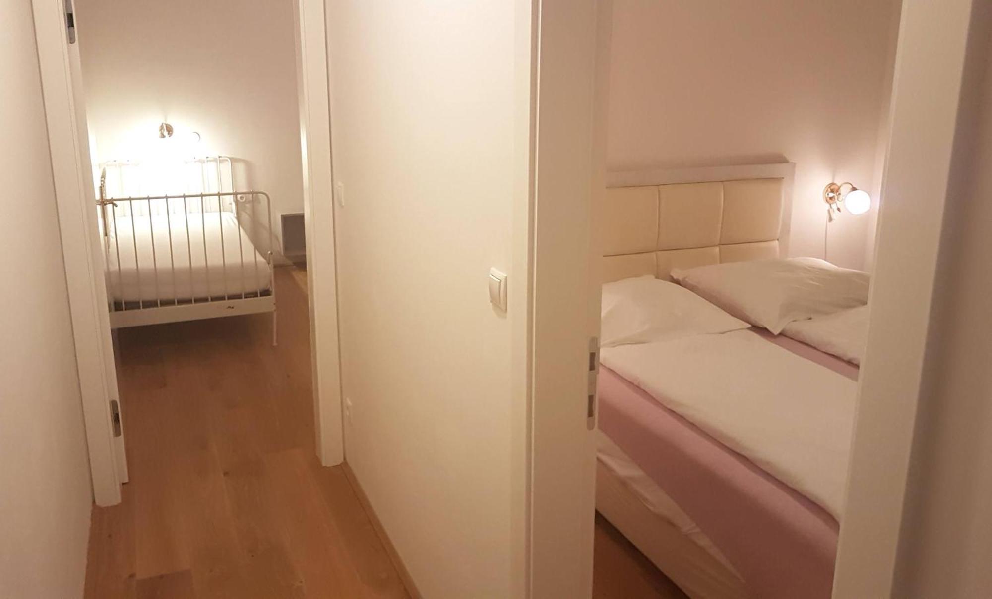 Sobieski District-1 Ring Apartments Wenen Kamer foto